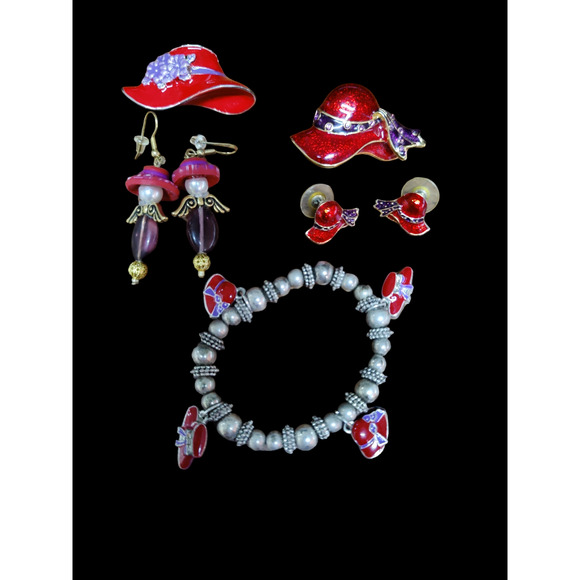 Red Hat bling collection - 2 brooches/pendents, 2 pairs earrings and bracelet - Picture 1 of 4